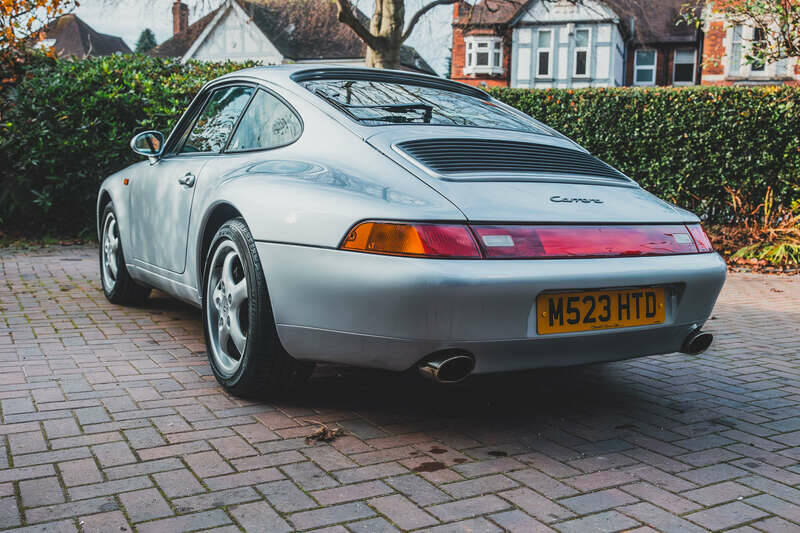 Image 16/50 of Porsche 911 Carrera (1994)