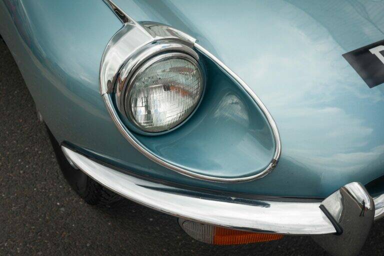 Image 5/40 de Jaguar E-Type (2+2) (1969)