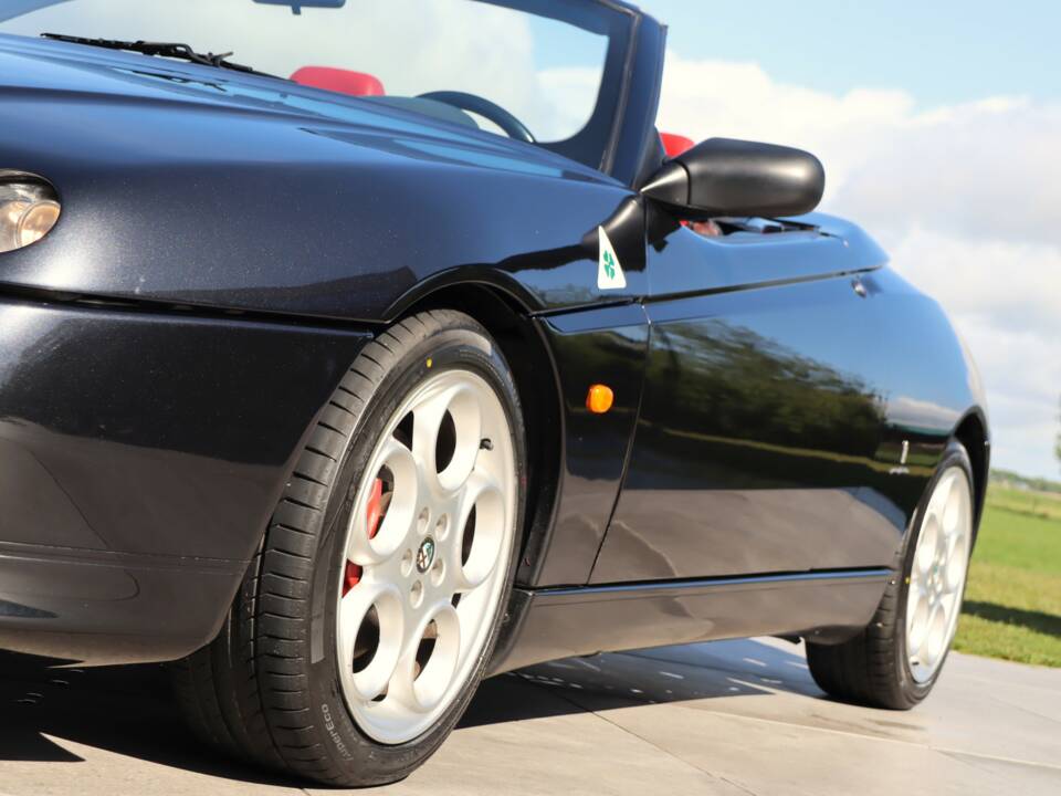 Image 29/50 of Alfa Romeo Spider 3.0 V6 24V (2001)