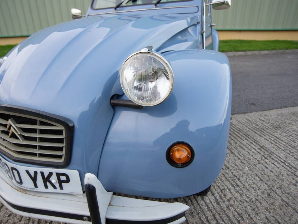 Image 26/38 de Citroën 2 CV 6 (1988)