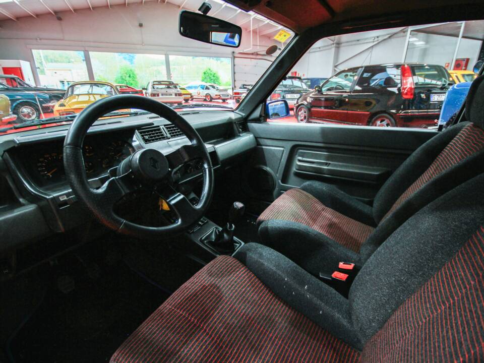 Bild 11/16 von Renault R 5 GT Turbo (1988)