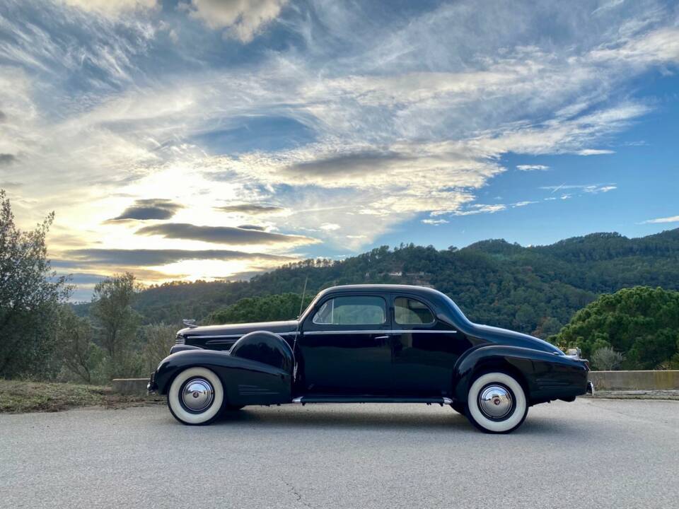 Image 36/50 of Cadillac V-16 (1938)