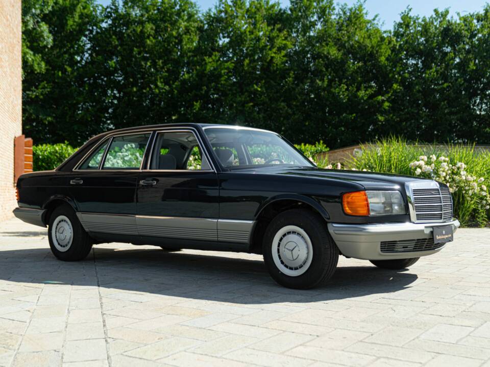 Image 1/50 of Mercedes-Benz 500 SEL (1985)