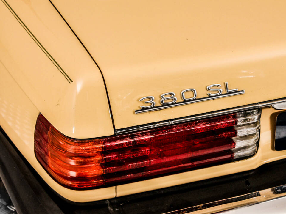 Image 3/34 of Mercedes-Benz 380 SL (1982)