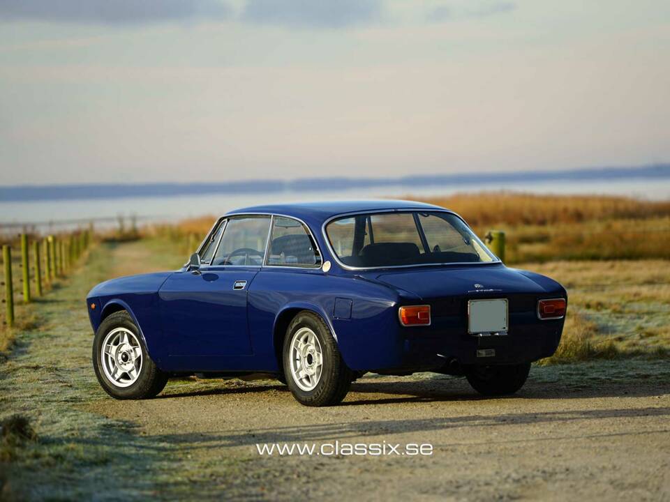 Bild 3/21 von Alfa Romeo 1750 GT Veloce (1972)