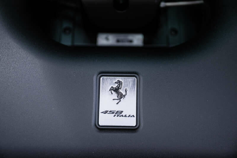 Image 13/50 of Ferrari 458 Italia (2012)