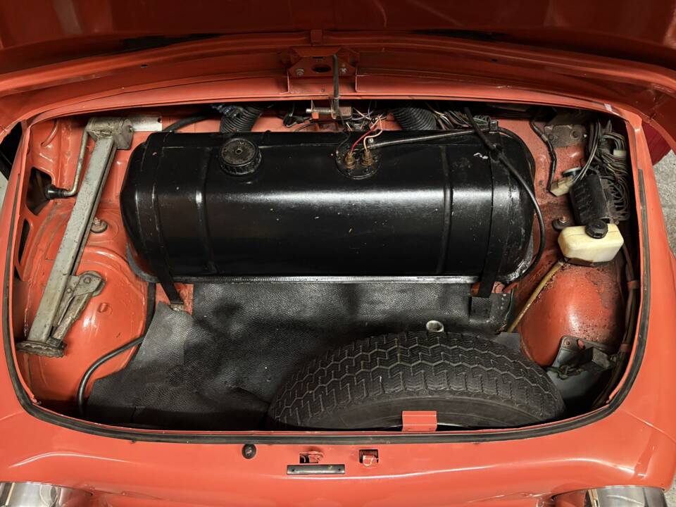 Image 16/28 of FIAT 500 L (1970)