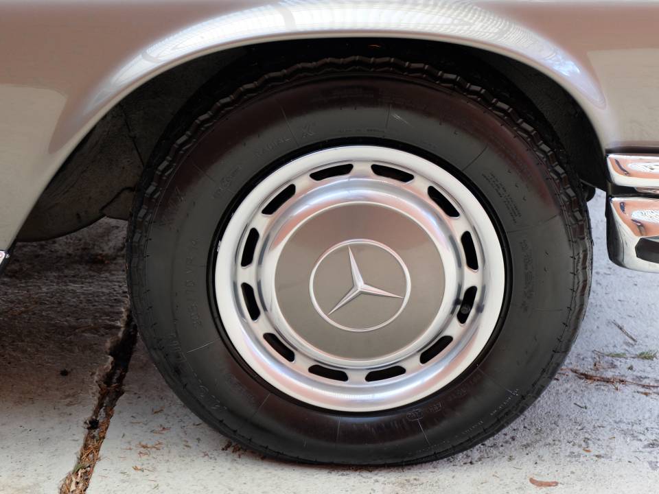 Bild 17/50 von Mercedes-Benz 280 SE 3,5 (1971)