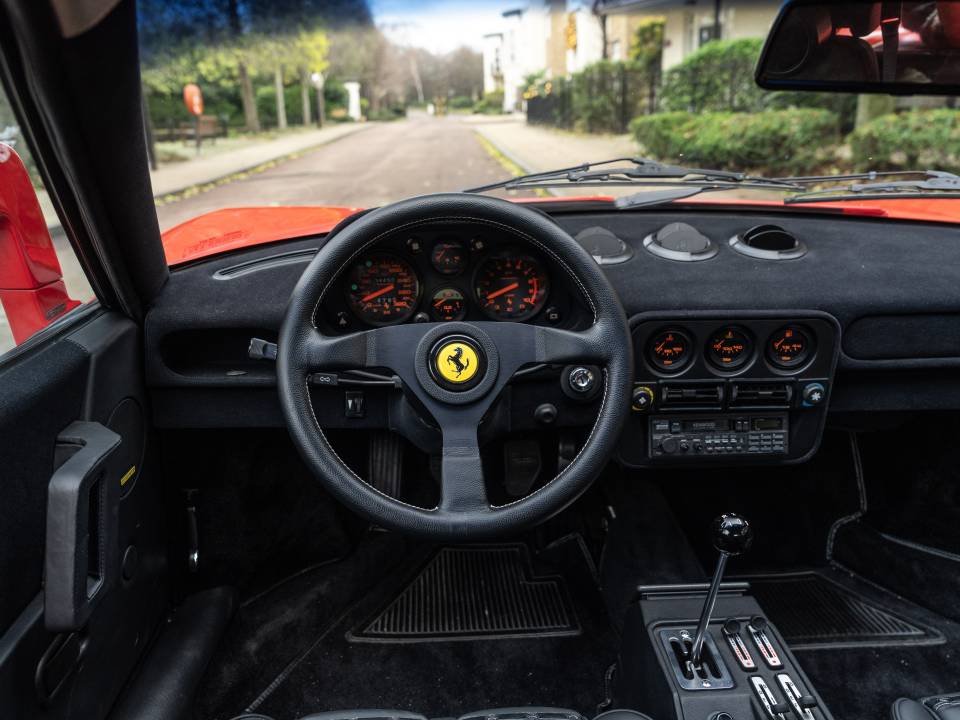 Image 19/38 of Ferrari 288 GTO (1985)