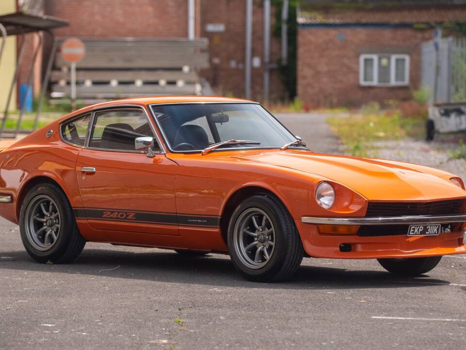 Image 1/50 of Datsun 240 Z (1972)