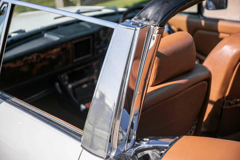 Image 40/47 of Triumph Stag (1975)