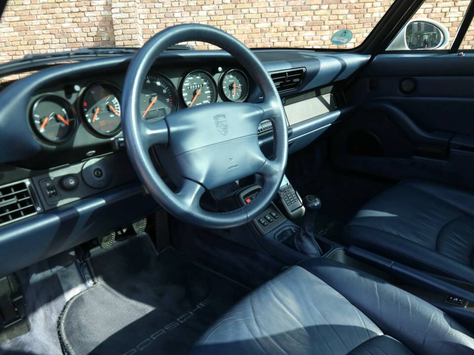 Imagen 32/50 de Porsche 911 Carrera (1996)
