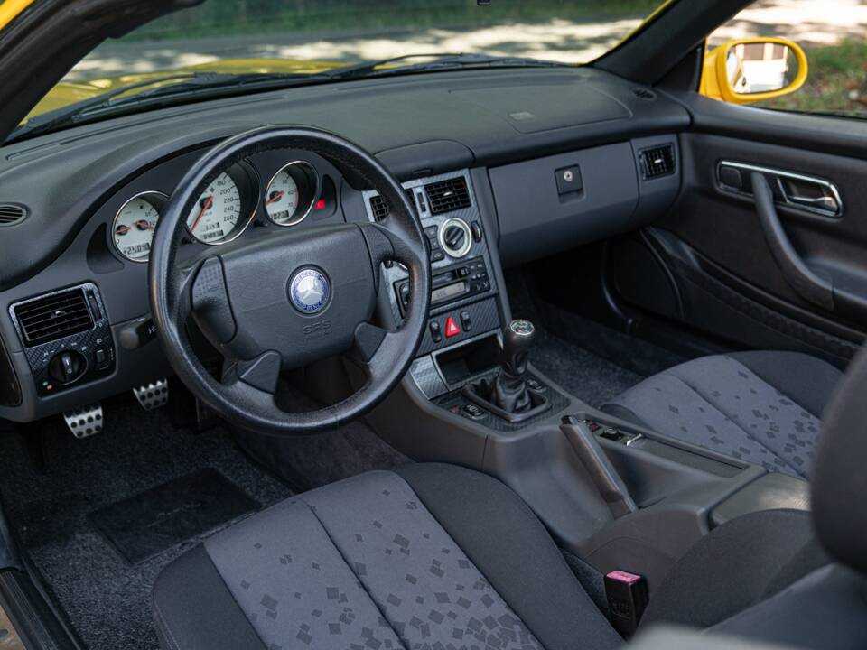 Immagine 41/50 di Mercedes-Benz SLK 200 (1997)