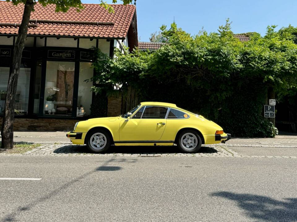 Afbeelding 36/37 van Porsche 911 2.7 S (1974)