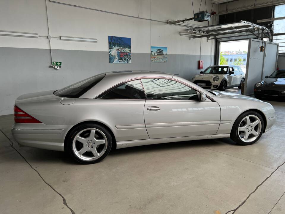 Image 6/28 of Mercedes-Benz CL 55 AMG (2002)