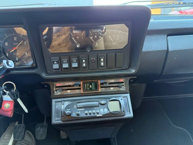 Immagine 12/22 di Alfa Romeo GTV 2.0 (1983)