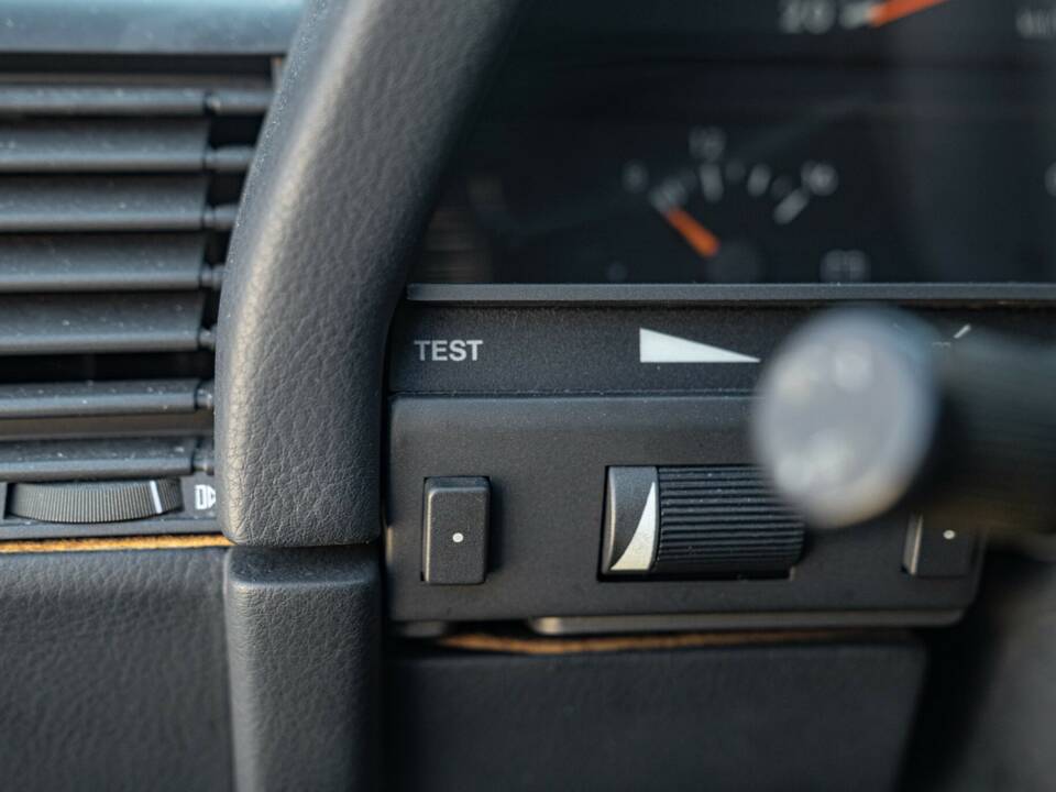 Image 41/50 of Alfa Romeo 164 2.0 (1990)