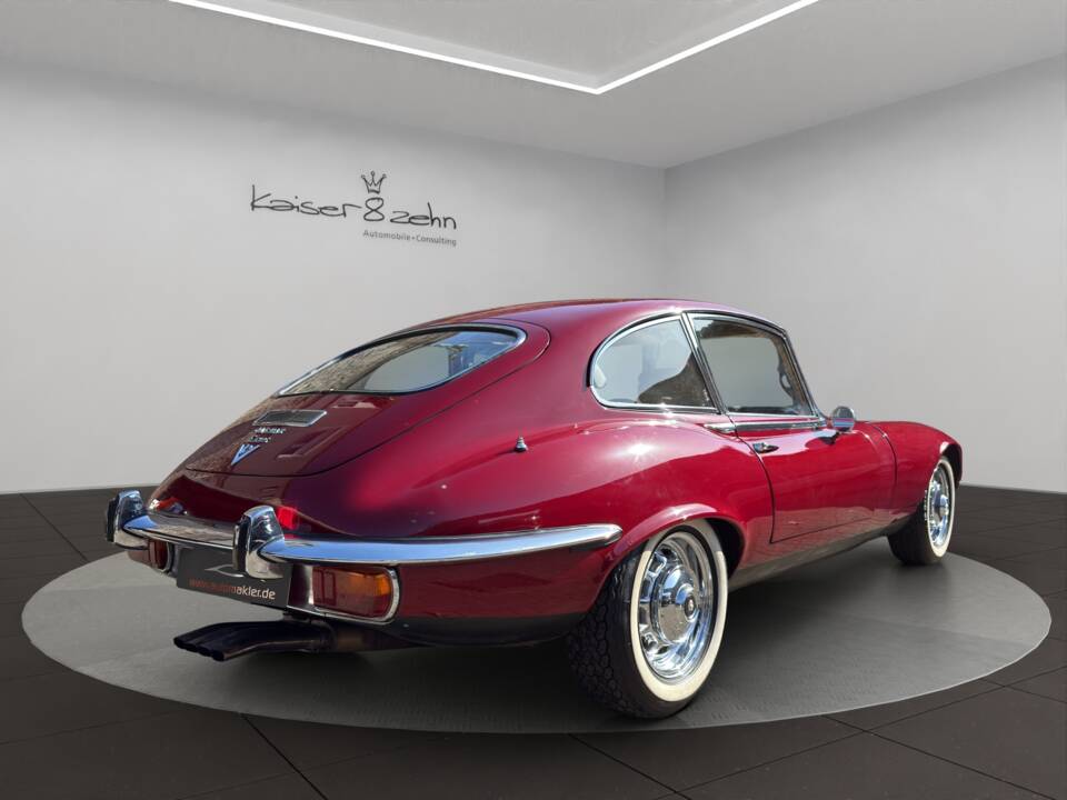 Bild 8/29 von Jaguar E-Type V12 (2+2) (1972)