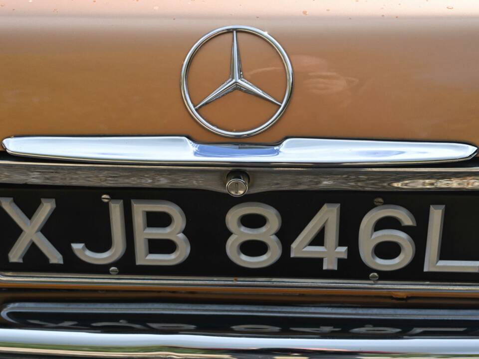 Bild 18/50 von Mercedes-Benz 350 SLC (1972)