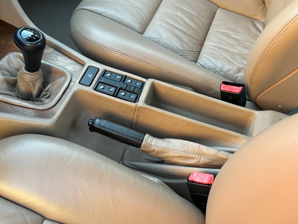Immagine 9/99 di BMW 735i (1988)