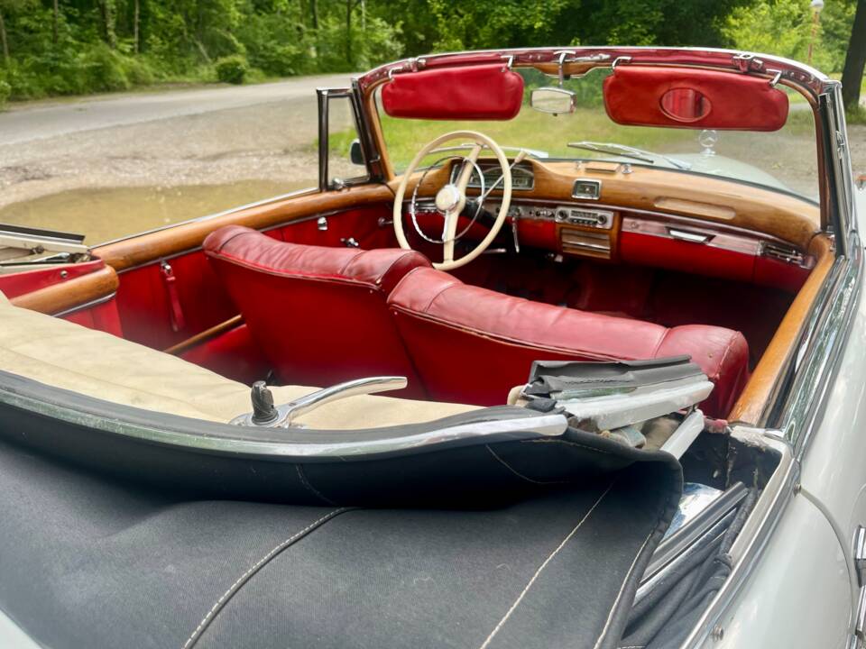 Imagen 4/55 de Mercedes-Benz 220 S Cabriolet (1957)