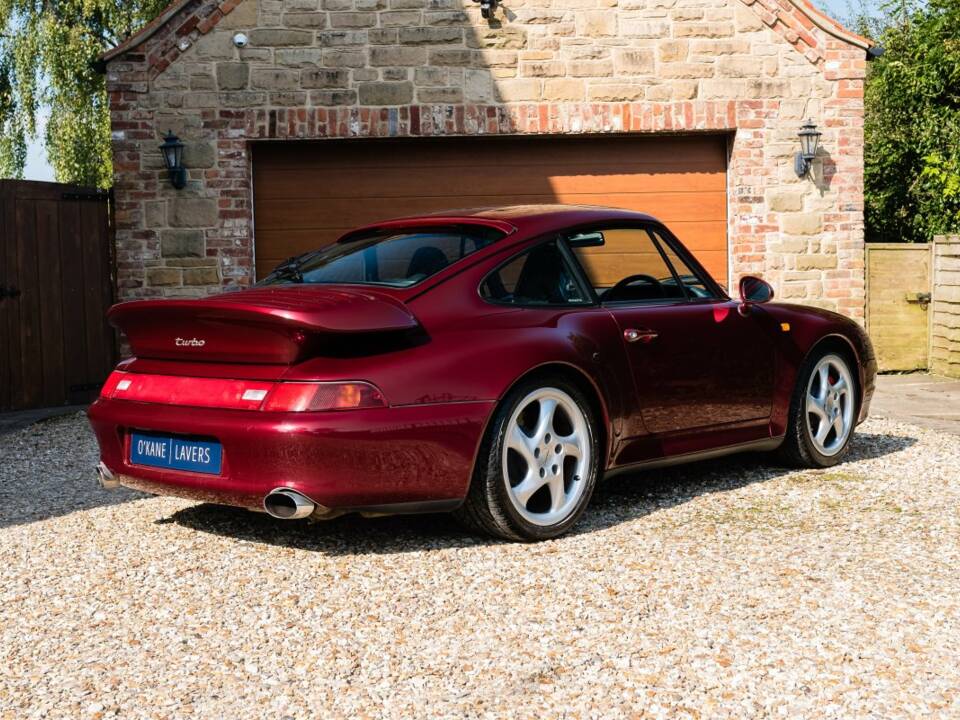 Immagine 20/57 di Porsche 911 Turbo (1995)