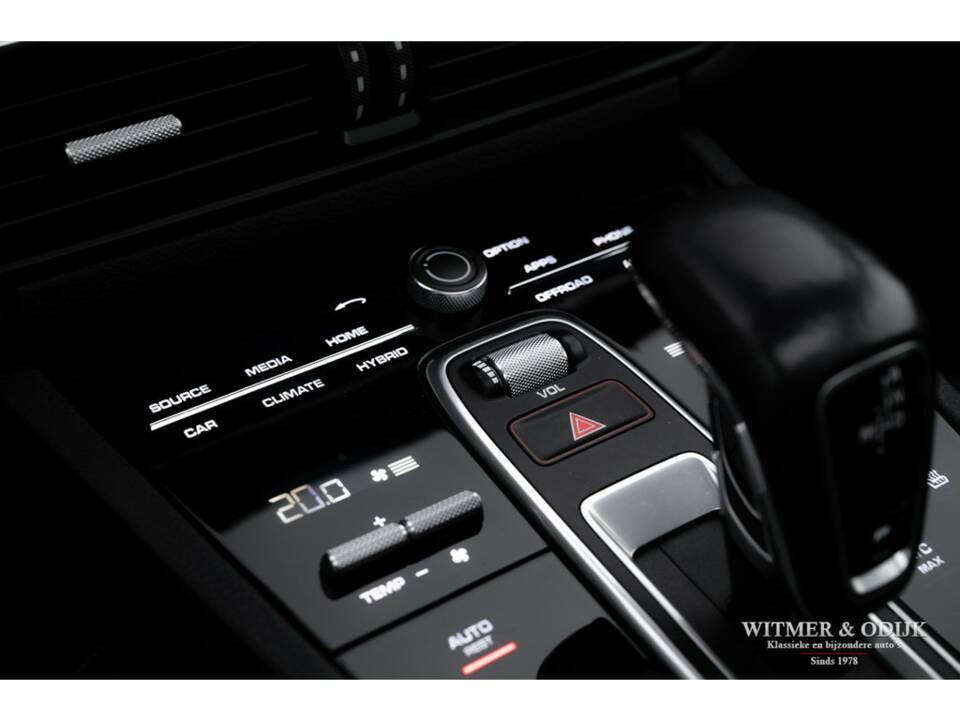 Image 29/37 of Porsche Cayenne E-Hybrid (2018)