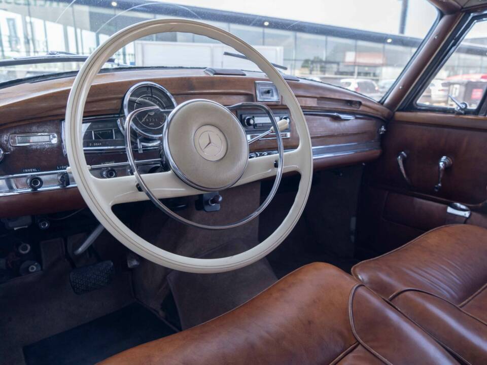 Image 3/5 of Mercedes-Benz 300 d (1961)