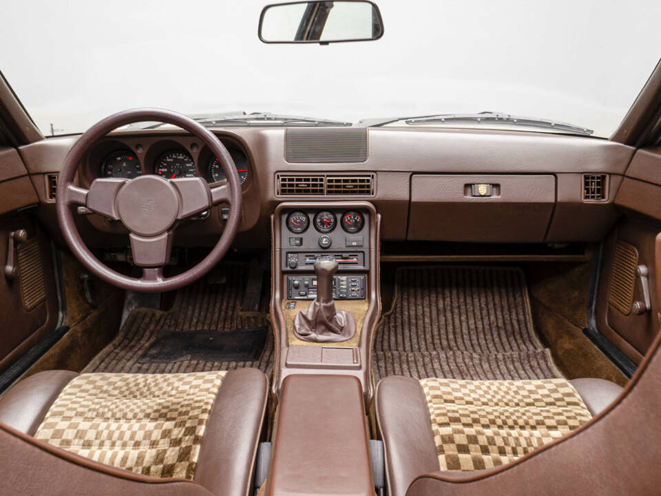 Image 12/44 de Porsche 924 (1983)