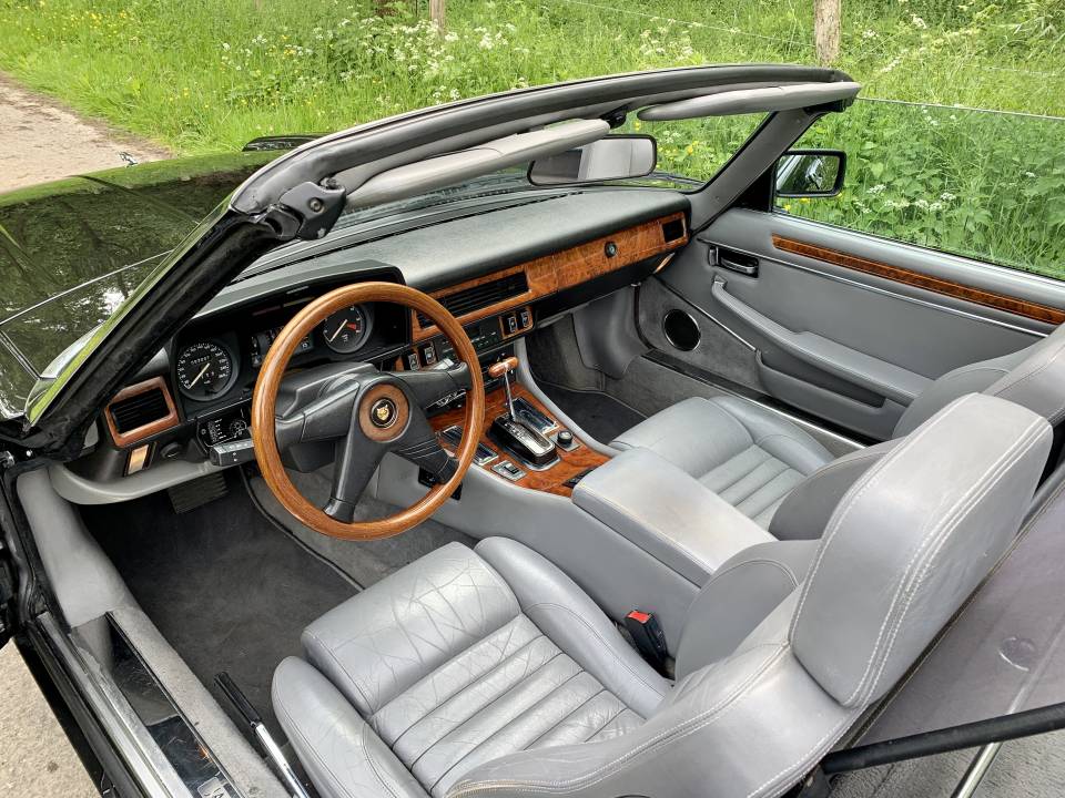 Immagine 7/46 di Jaguar XJS 5.3 V12 (1990)