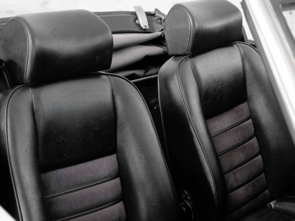 Bild 29/48 von Alfa Romeo 2.0 Spider (1993)