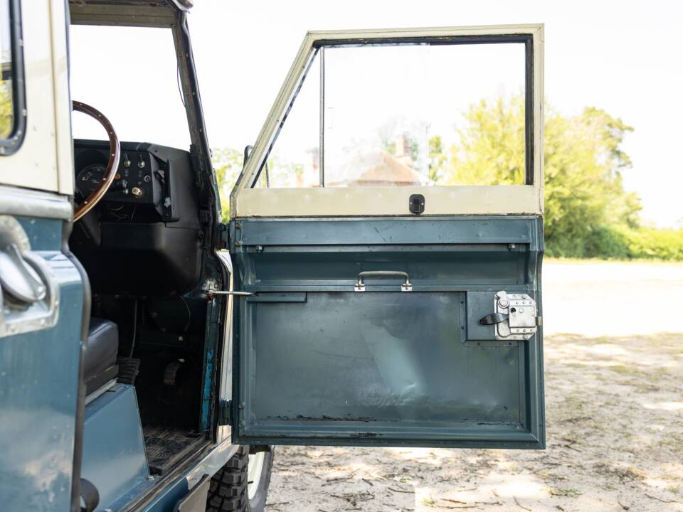 Bild 9/50 von Land Rover 88 (1980)