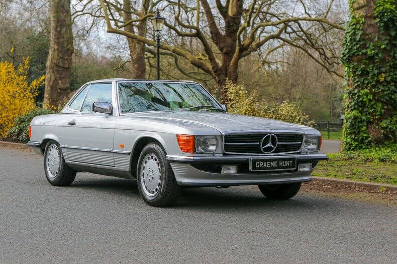 Afbeelding 13/50 van Mercedes-Benz 500 SL (1987)