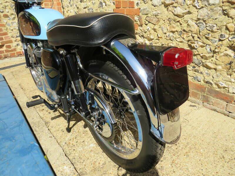 Image 42/45 of BSA A 10 Rocket Gold Star (1963)