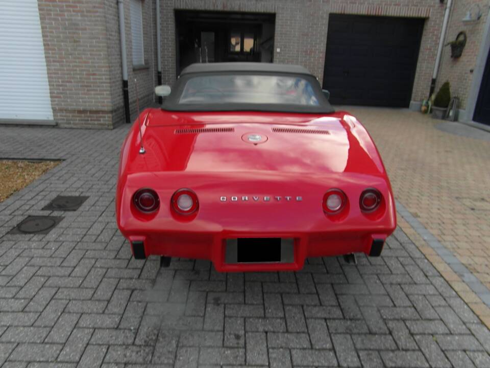 Image 19/50 of Chevrolet Corvette Stingray (1975)
