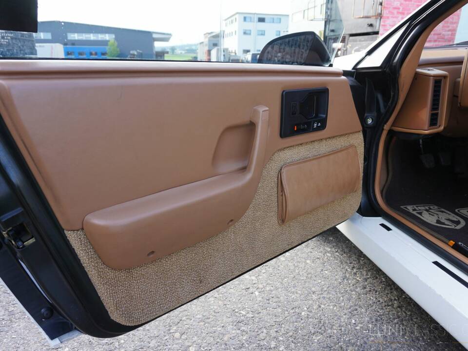 Afbeelding 38/70 van Pontiac Fiero GT (1988)