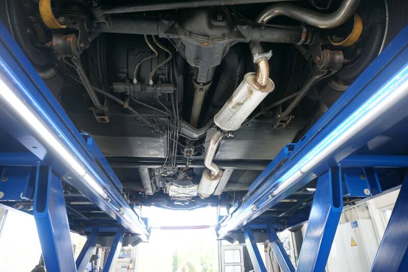Image 22/33 of Volvo 1800 ES (1972)