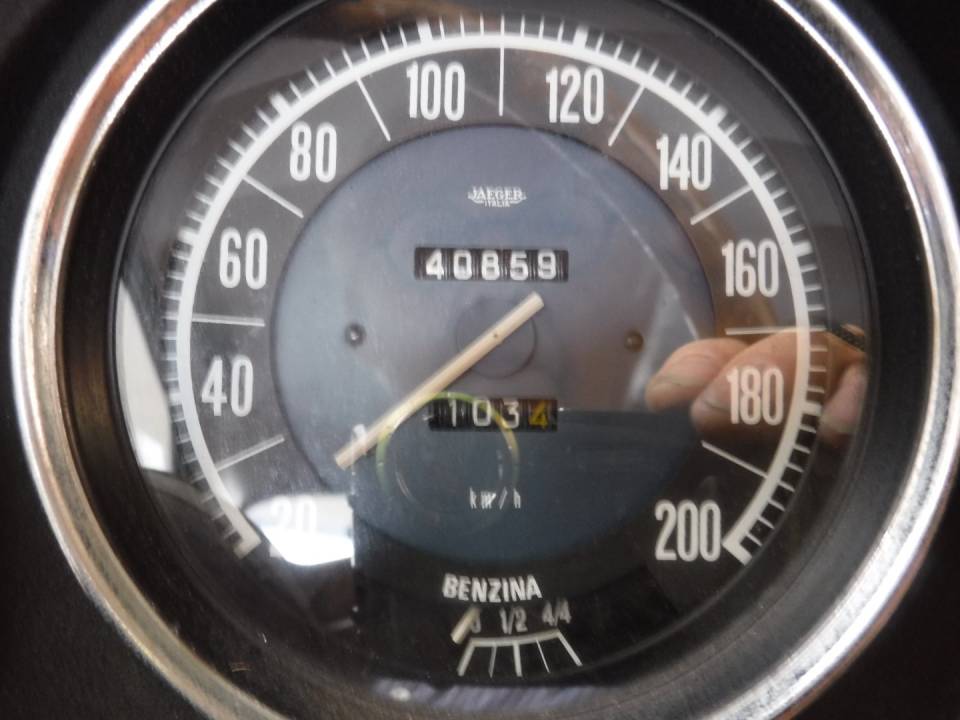 Image 23/50 of Alfa Romeo Giulia Nuova Super 1600 (1978)