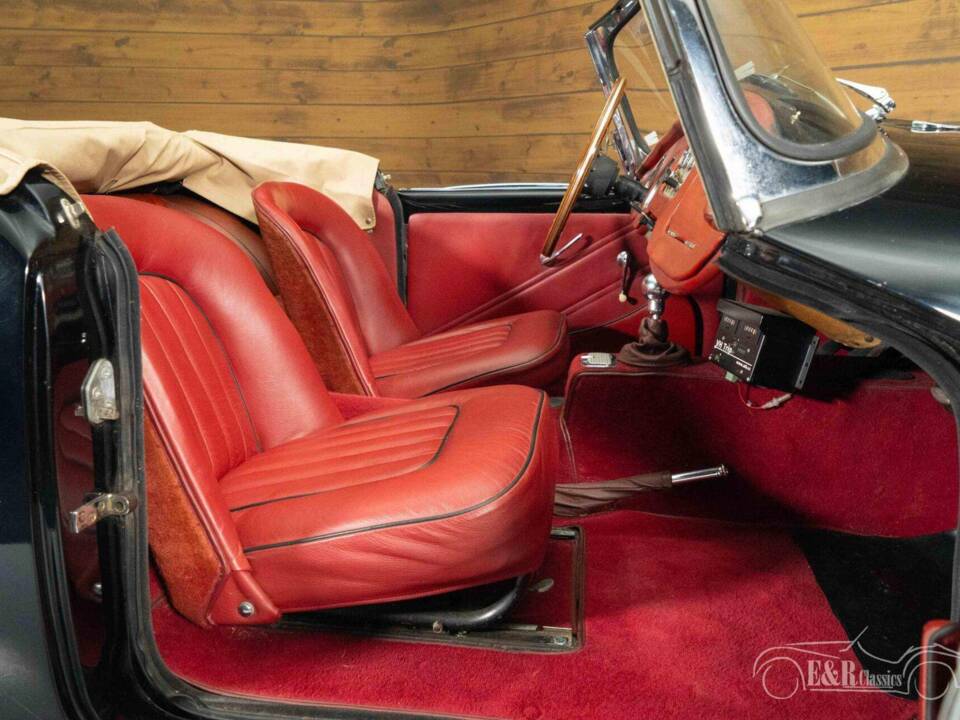 Obraz 8/19 pojazdu Daimler SP 250 (1962)