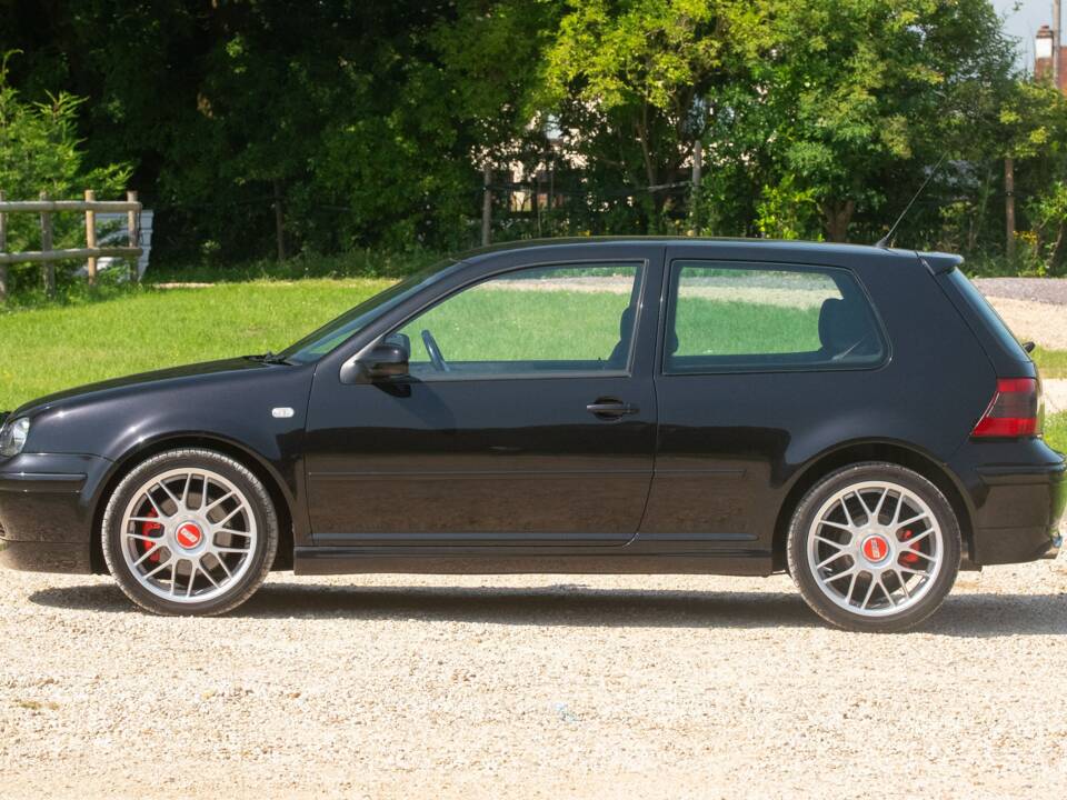 Image 2/50 of Volkswagen Golf IV 1.8T GTI (2002)