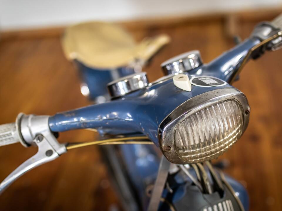 Image 5/18 de Victoria Vicky Luxus (1958)