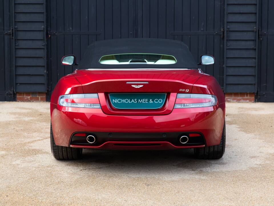 Afbeelding 36/81 van Aston Martin DB 9 Volante (2015)