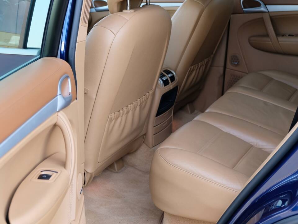 Immagine 67/70 di Porsche Cayenne S (2007)
