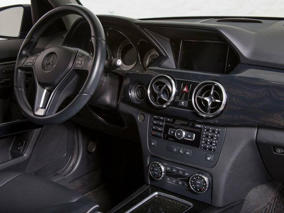 Imagen 16/25 de Mercedes-Benz GLK 350 CDI 4MATIC (2014)