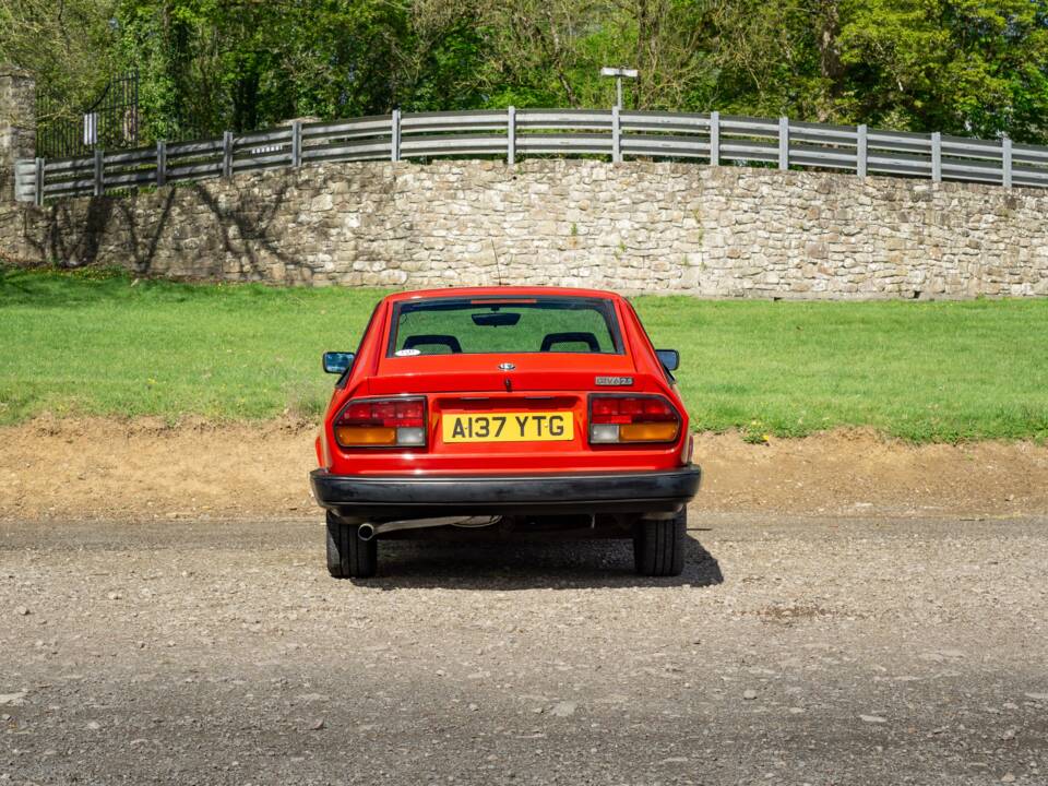 Image 16/25 of Alfa Romeo GTV 6 2.5 (1984)
