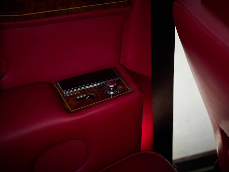 Imagen 81/100 de Rolls-Royce Corniche IV (1995)