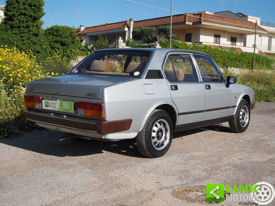 Image 2/50 of Alfa Romeo Alfetta 2.0 Li "America" (1982)
