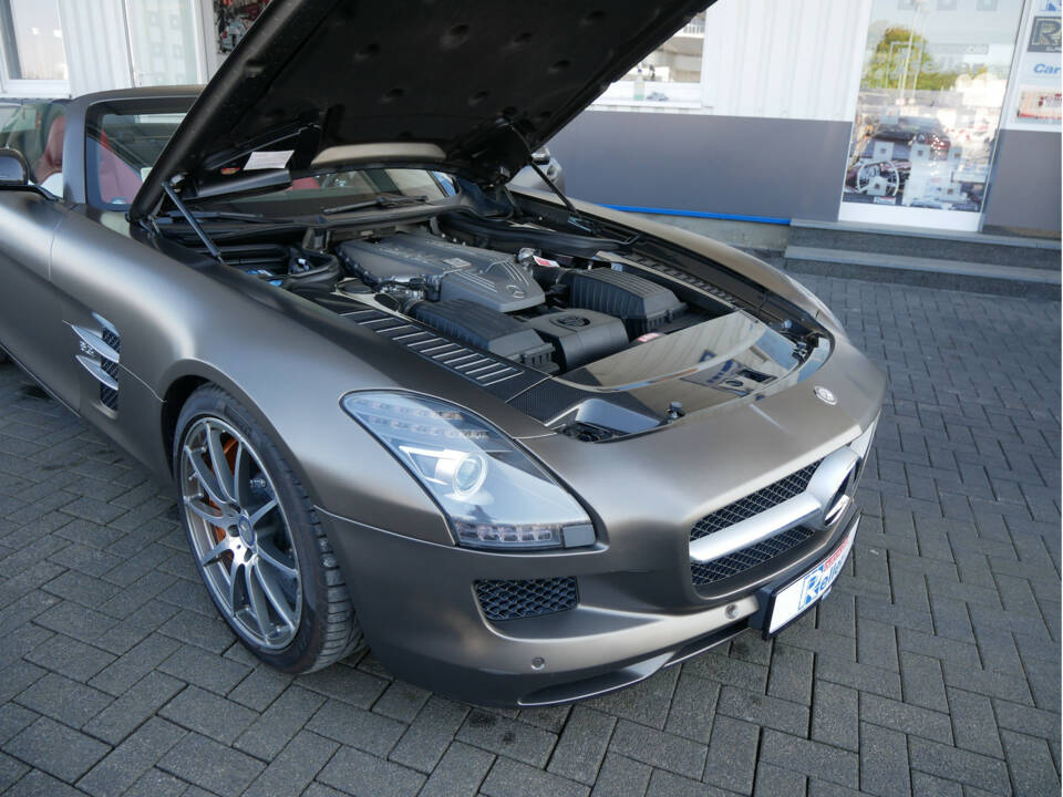 Image 18/30 de Mercedes-Benz SLS AMG Roadster (2012)