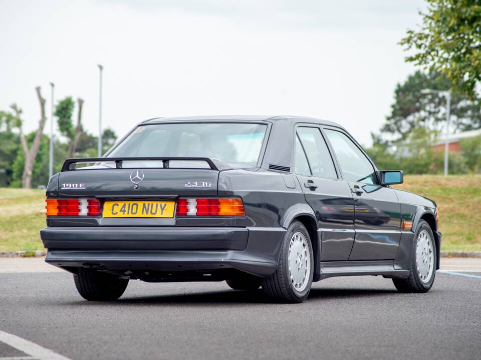 Bild 13/27 von Mercedes-Benz 190 E 2.3-16 (1985)