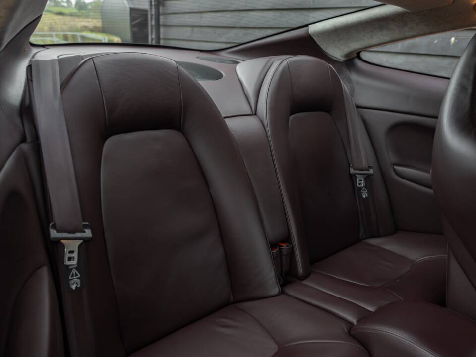 Bild 9/49 von Aston Martin V12 Vanquish S (2007)